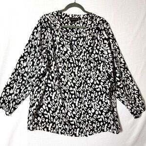 Lane Bryant Tunic Top Womens 18/20 Pull Over Roll Tab Sleeves Black & White